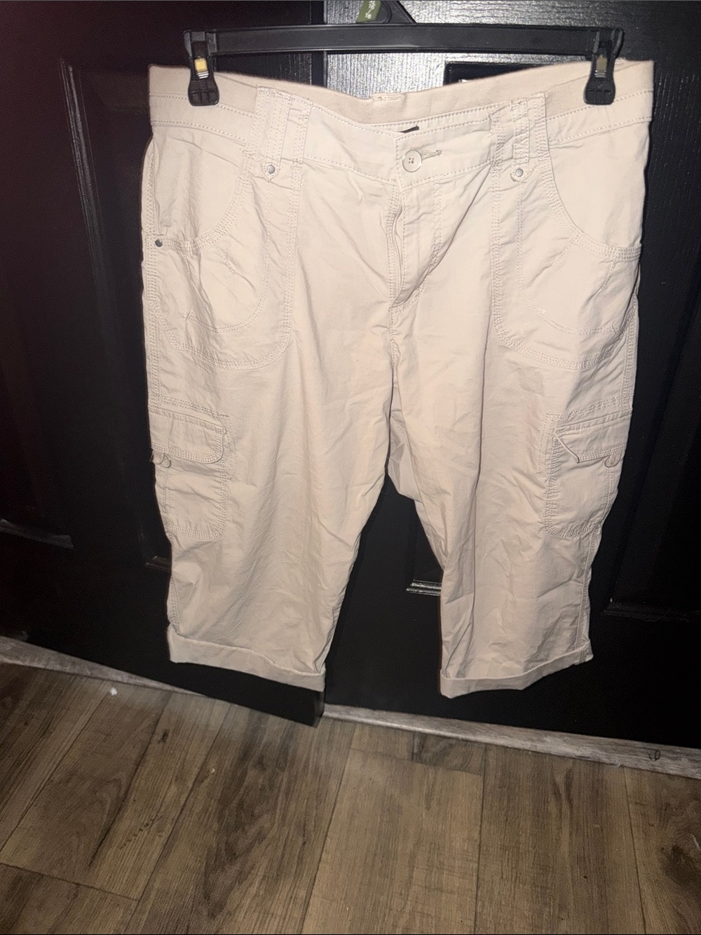 Lee Women's Beige Cargo Capris